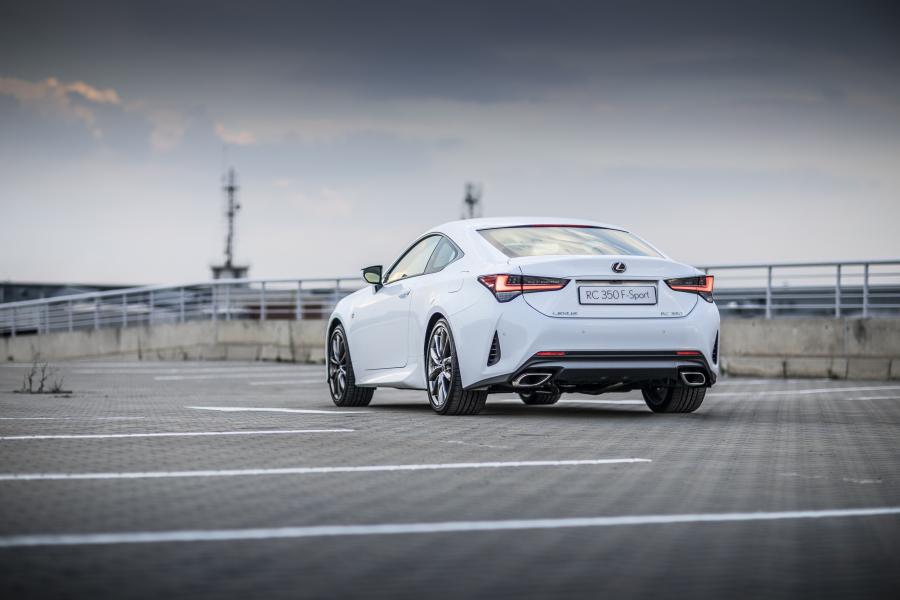  Lexus RC350 F-Sport 2019 года  (ZA) (фото 10 из 25)